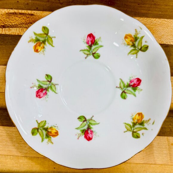 Vintage Queen Anne Bone China Tea Cup & Saucer - Picture 2 of 5